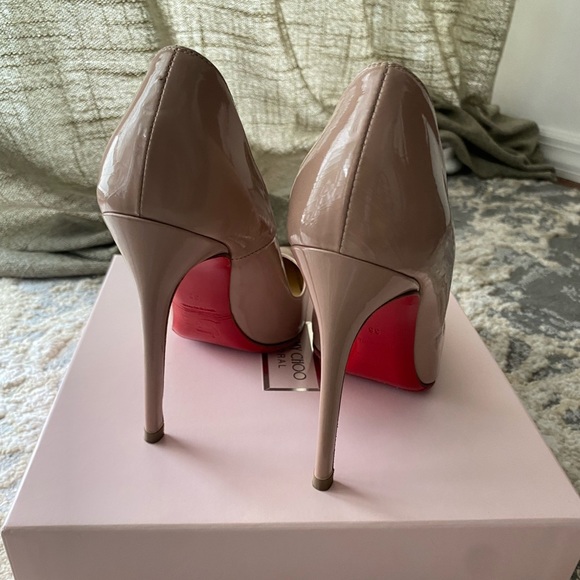 Like New Louboutin Pump Nude Great Deal Comes With Box And Bag - Picture 3 of 5